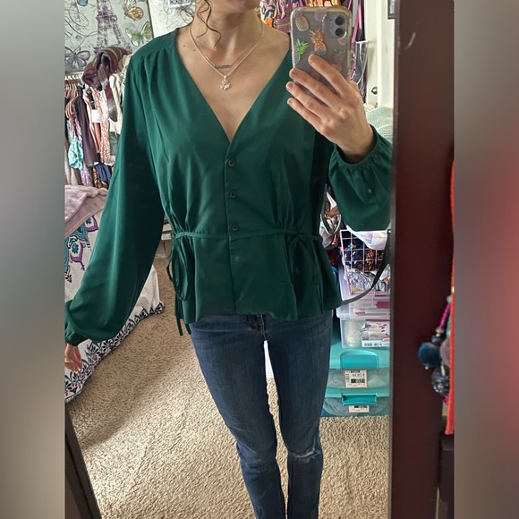 Emerald green bow blouse - Picture 4 of 4